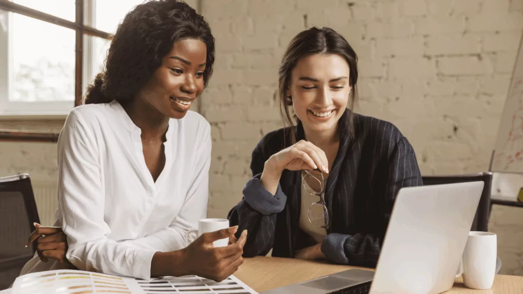 Micro-entrepreneurs 2025 : quelles aides pour créer et réussir son activité ?